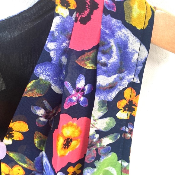 (A53) NEW Passion Fusion Floral Ruffled Deep V-Neck front Romper, Sz Small, NWOT - Picture 3 of 13